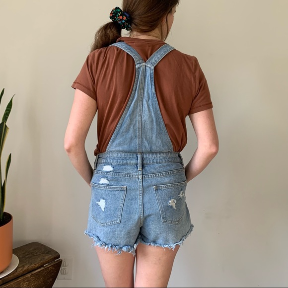 Super cute Jean short/skirt overalls. Brand MG | P - Picture 3 of 6